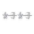 Reffeer Solid 925 Sterling Silver Daisy Stud Earrings Flower for Women Teen Girls Tiny Flower Stud Earrings Spring