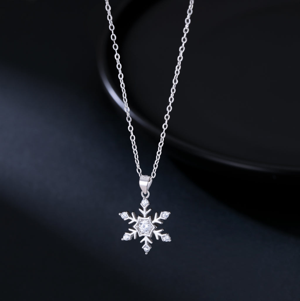 Reffeer Solid 925 Sterling Silver Snowflake Necklace Chain for Women Teens CZ Snowflake Pendant Necklace Dainty Winter Necklace
